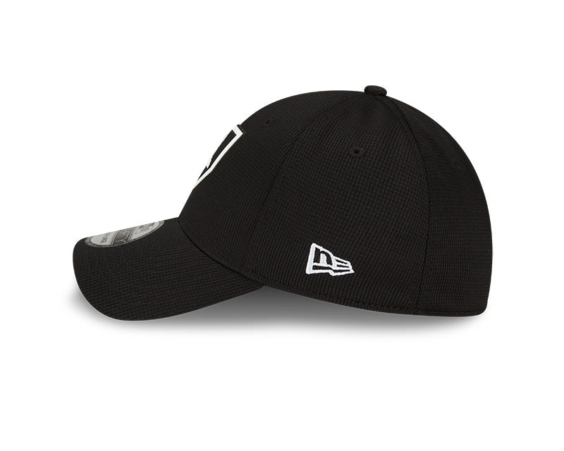Men s Chicago White Sox New Era Black 2022 Clubhouse Black 39THIRTY Flex Hat Official Team Hat Sports Fan Cap Official NFL Team Hat Football Fan Cap