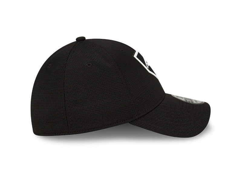 Men s Chicago White Sox New Era Black 2022 Clubhouse Black 39THIRTY Flex Hat Official Team Hat Sports Fan Cap Official NFL Team Hat Football Fan Cap